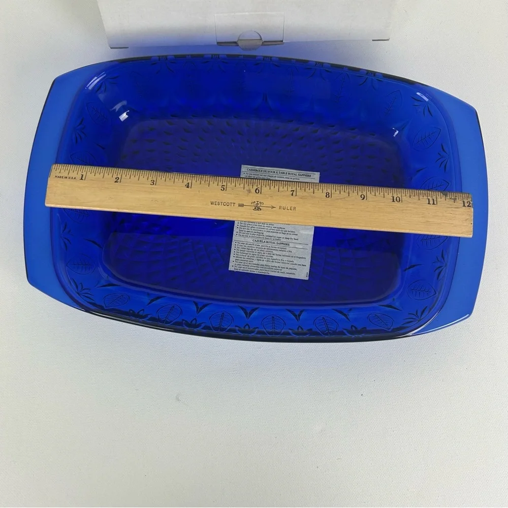 Avon NOS VTG '2003' Royal Sapphire Blue Glass Oven to Table Baker made in France